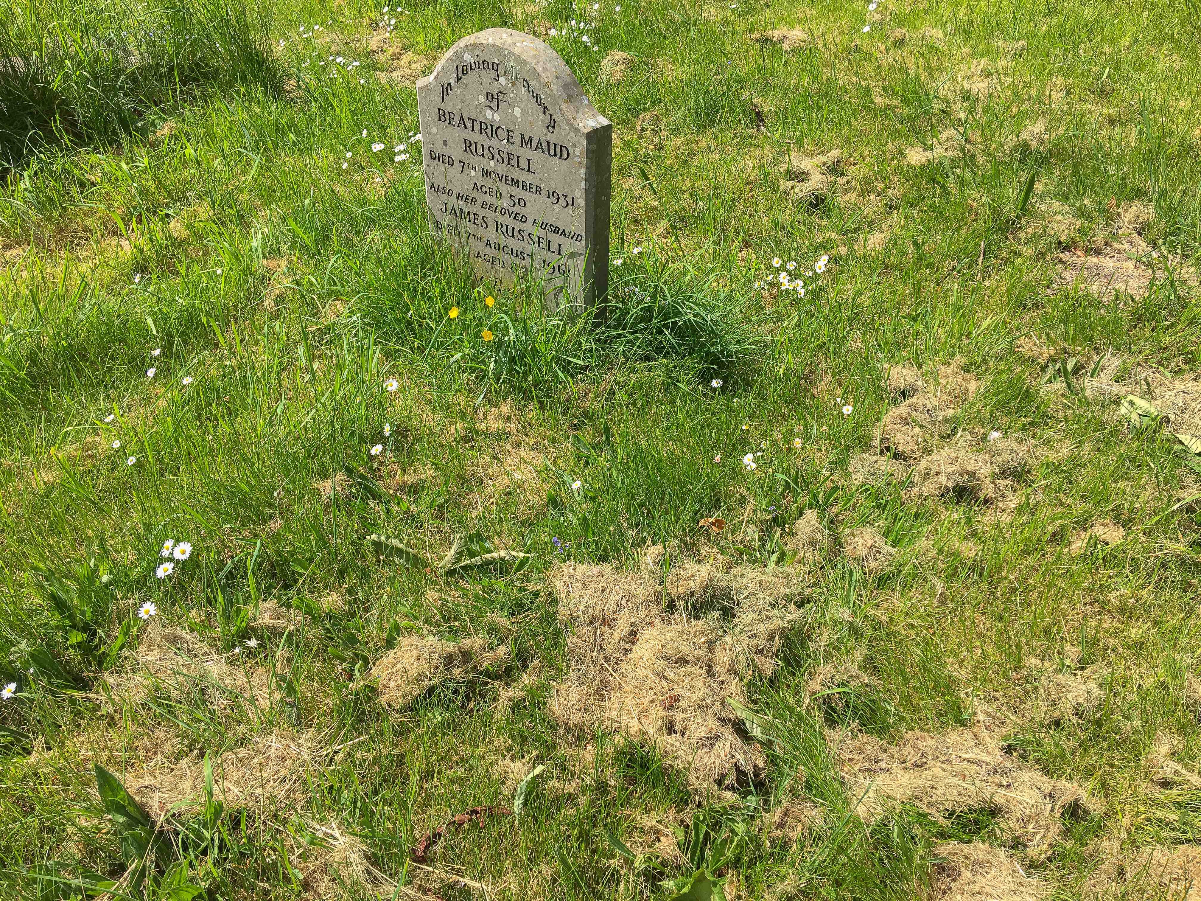 NRN website_russell_grave_7727