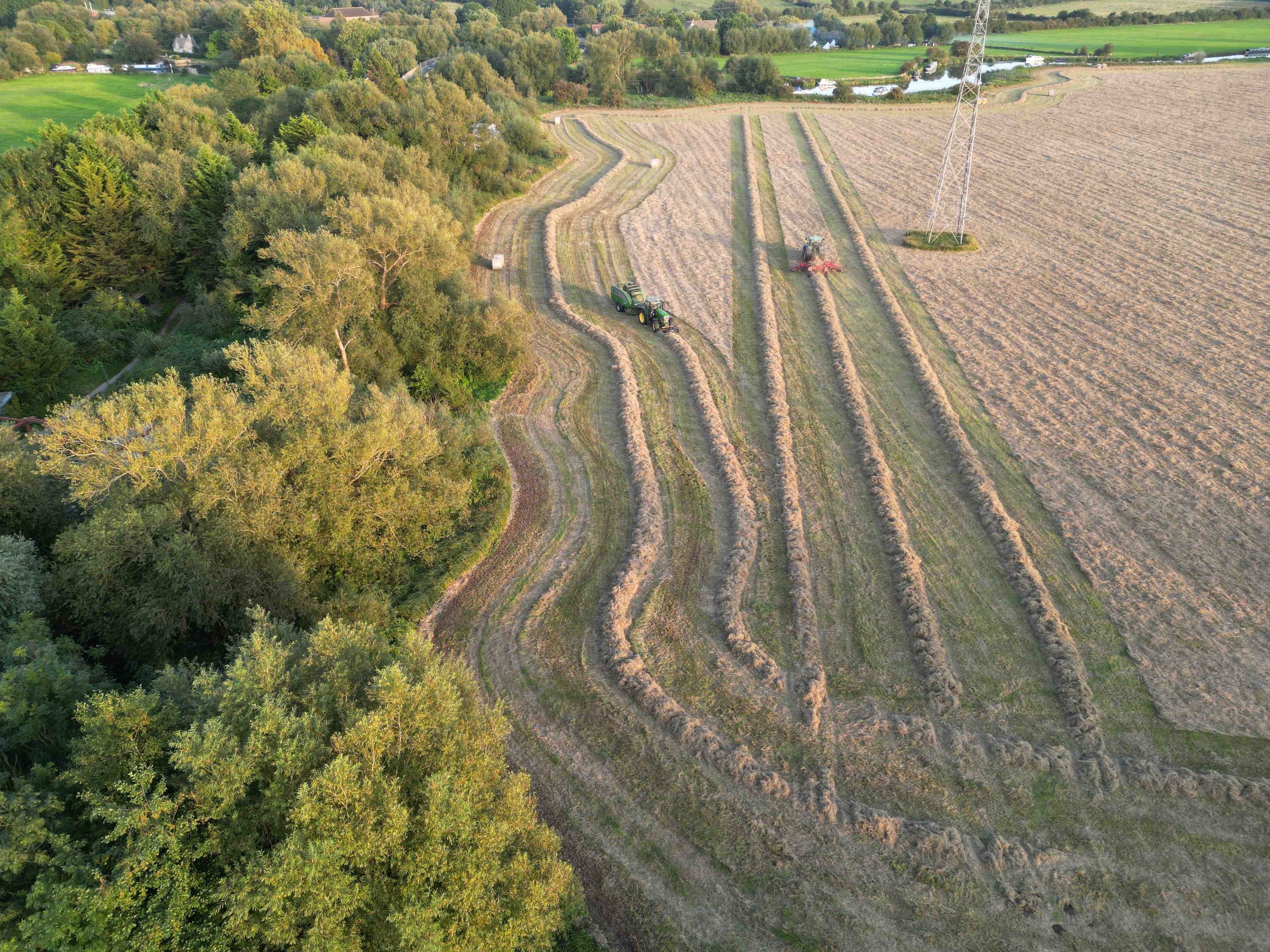 tedding_baling_DJI_0615