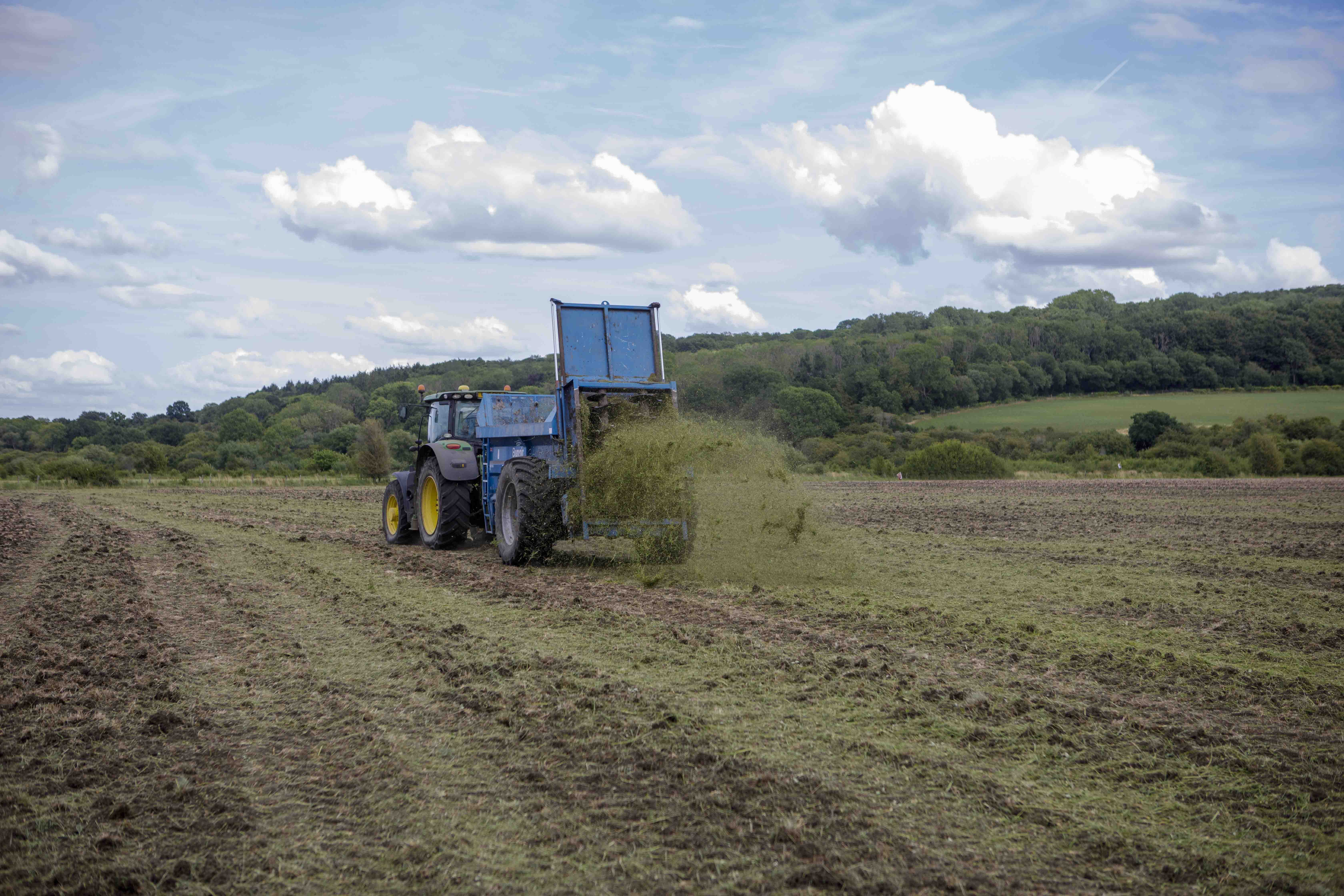 19Muck spreading-9958