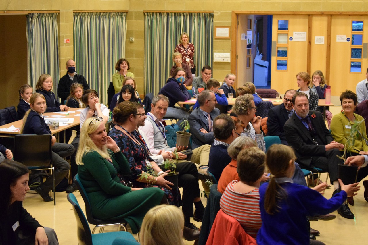 Head Teachers receiving plants